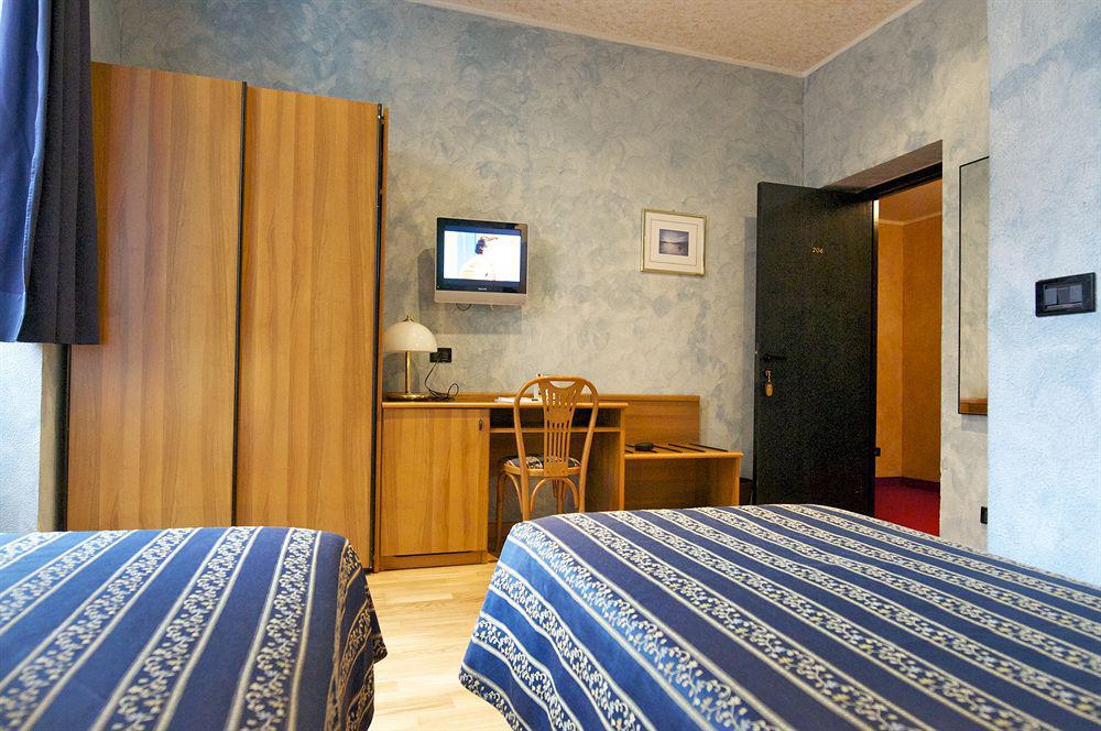 Hotel Europa Genoa Phòng bức ảnh